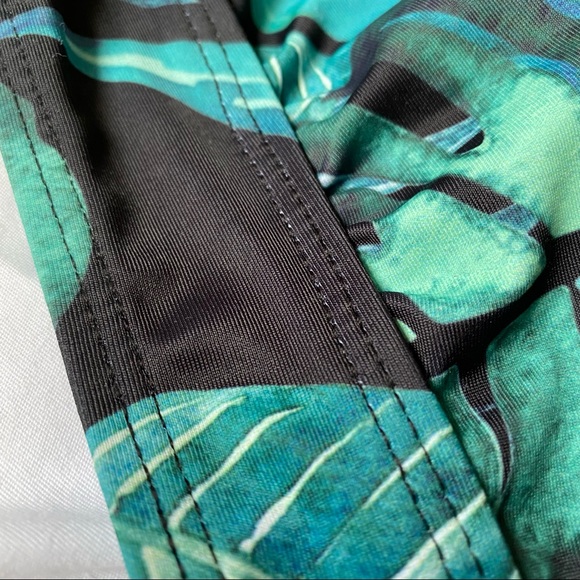 Tropical Leaf Print Ladder Front Bikini Top - Picture 3 of 12